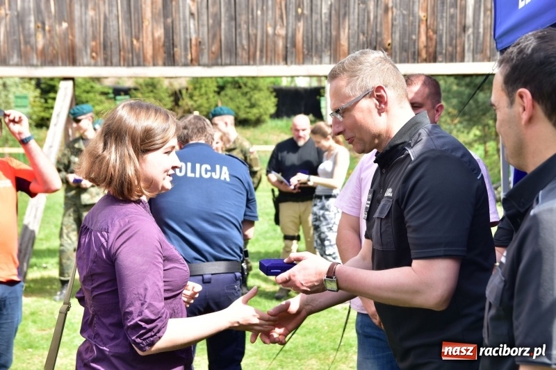 Zdjęcie w galerii na portalu naszraciborz.pl: Turniej strzelecki o puchar Dyrektora Zakładu Karnego w Raciborzu. Starosta lepszy od komendantów [FOTO i WIDEO] wiadomości z regionu