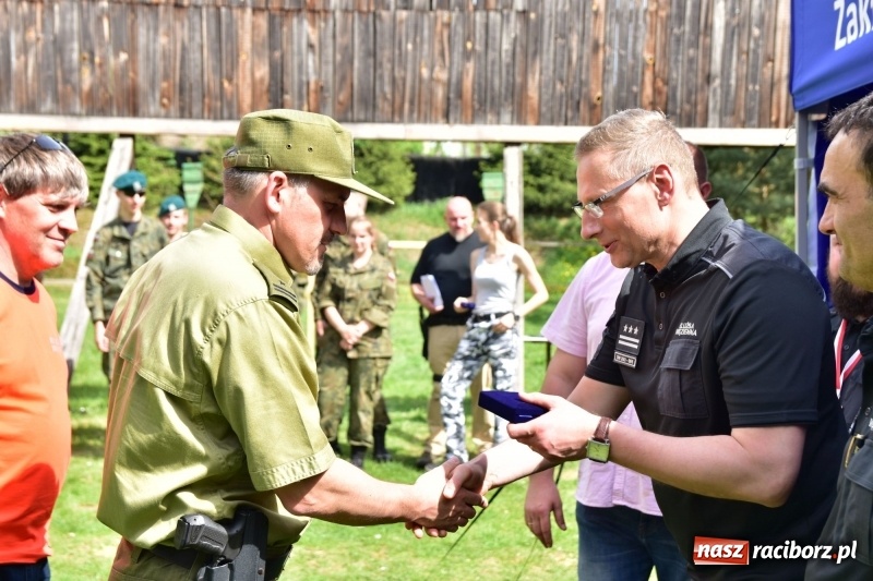 Zdjęcie w galerii na portalu naszraciborz.pl: Turniej strzelecki o puchar Dyrektora Zakładu Karnego w Raciborzu. Starosta lepszy od komendantów [FOTO i WIDEO] wiadomości z regionu
