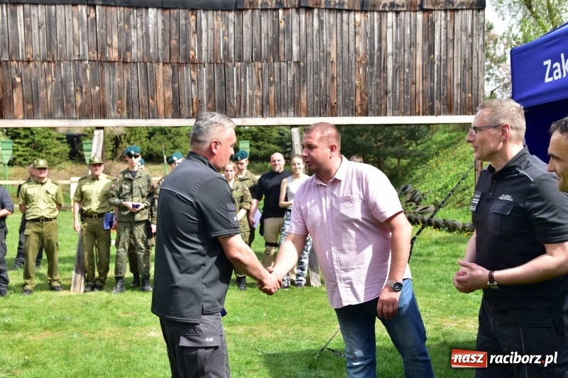 Zdjęcie w galerii na portalu naszraciborz.pl: Turniej strzelecki o puchar Dyrektora Zakładu Karnego w Raciborzu. Starosta lepszy od komendantów [FOTO i WIDEO] wiadomości z regionu