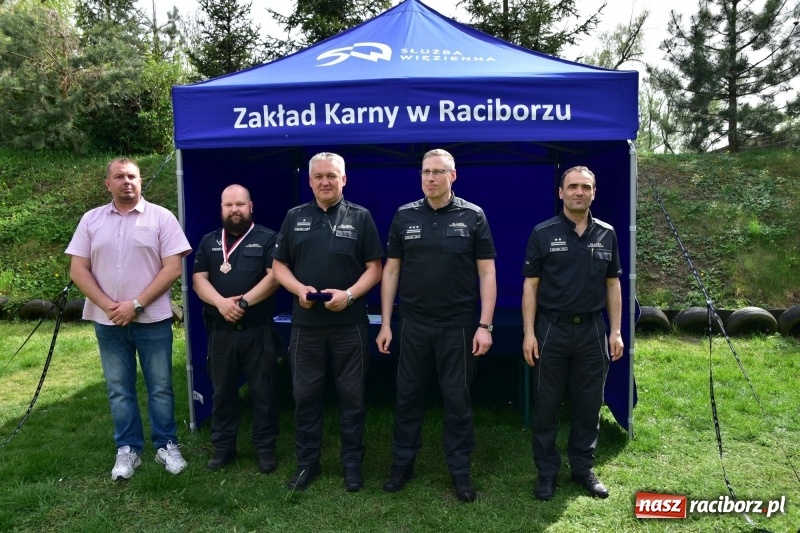 Zdjęcie w galerii na portalu naszraciborz.pl: Turniej strzelecki o puchar Dyrektora Zakładu Karnego w Raciborzu. Starosta lepszy od komendantów [FOTO i WIDEO] wiadomości z regionu
