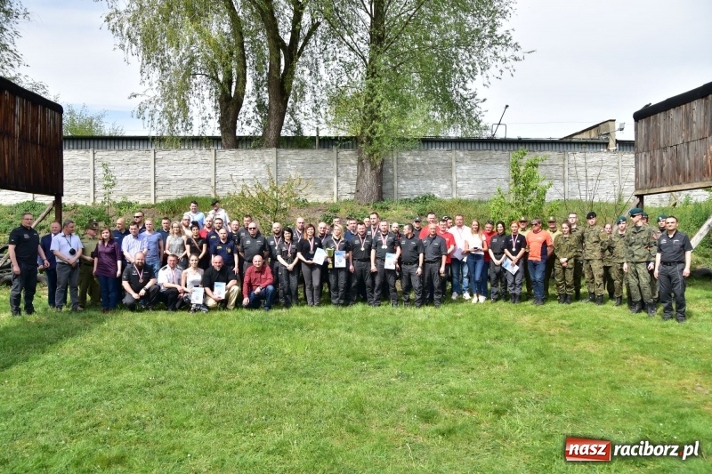 Zdjęcie w galerii na portalu naszraciborz.pl: Turniej strzelecki o puchar Dyrektora Zakładu Karnego w Raciborzu. Starosta lepszy od komendantów [FOTO i WIDEO] wiadomości z regionu