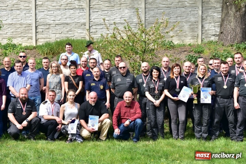 Zdjęcie w galerii na portalu naszraciborz.pl: Turniej strzelecki o puchar Dyrektora Zakładu Karnego w Raciborzu. Starosta lepszy od komendantów [FOTO i WIDEO] wiadomości z regionu