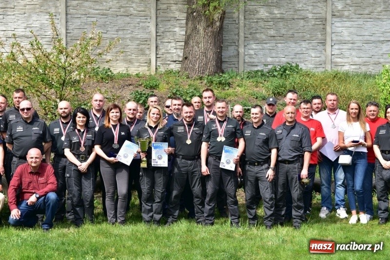 Zdjęcie w galerii na portalu naszraciborz.pl: Turniej strzelecki o puchar Dyrektora Zakładu Karnego w Raciborzu. Starosta lepszy od komendantów [FOTO i WIDEO] wiadomości z regionu