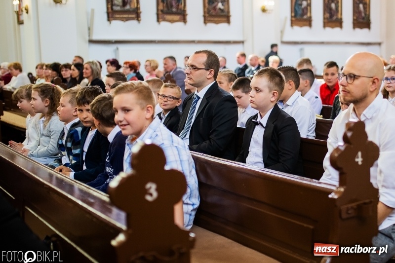 Zdjęcie w galerii na portalu naszraciborz.pl: Szkoła w Borucinie ma 120 lat i nowy sztandar  wiadomości z regionu