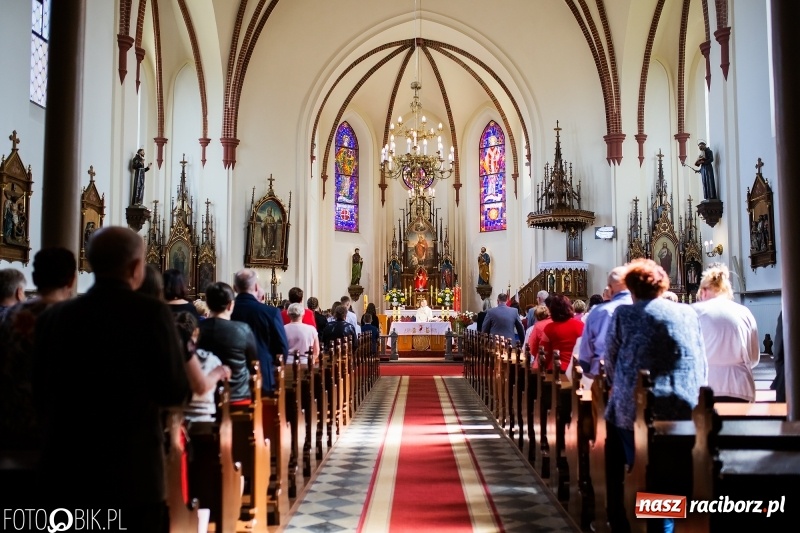 Zdjęcie w galerii na portalu naszraciborz.pl: Szkoła w Borucinie ma 120 lat i nowy sztandar  wiadomości z regionu