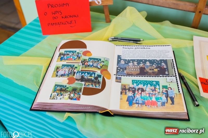 Zdjęcie w galerii na portalu naszraciborz.pl: Szkoła w Borucinie ma 120 lat i nowy sztandar  wiadomości z regionu