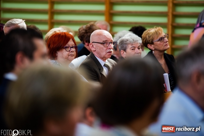 Zdjęcie w galerii na portalu naszraciborz.pl: Szkoła w Borucinie ma 120 lat i nowy sztandar  wiadomości z regionu