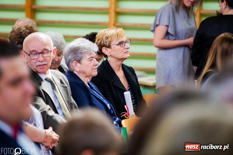 Zdjęcie w galerii na portalu naszraciborz.pl: Szkoła w Borucinie ma 120 lat i nowy sztandar  wiadomości z regionu