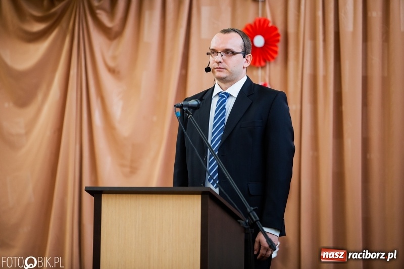 Zdjęcie w galerii na portalu naszraciborz.pl: Szkoła w Borucinie ma 120 lat i nowy sztandar  wiadomości z regionu