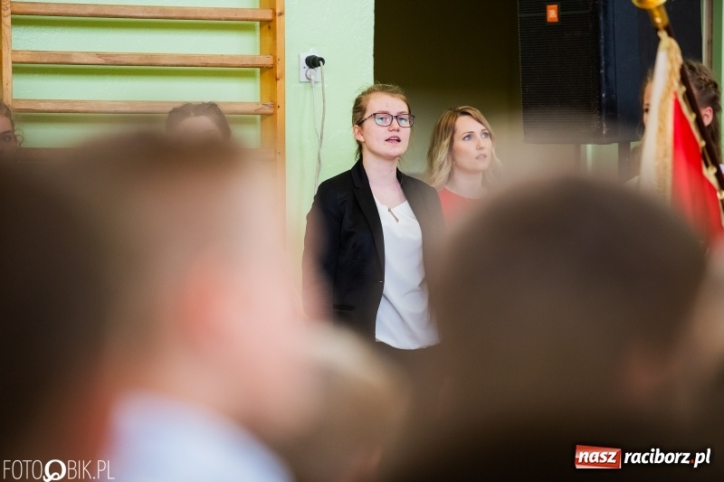 Zdjęcie w galerii na portalu naszraciborz.pl: Szkoła w Borucinie ma 120 lat i nowy sztandar  wiadomości z regionu