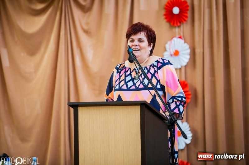 Zdjęcie w galerii na portalu naszraciborz.pl: Szkoła w Borucinie ma 120 lat i nowy sztandar  wiadomości z regionu