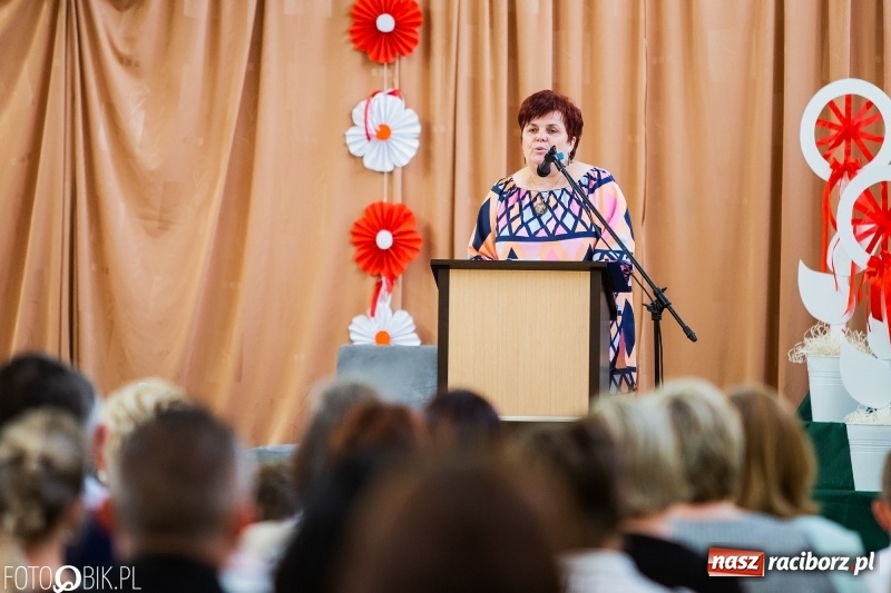 Zdjęcie w galerii na portalu naszraciborz.pl: Szkoła w Borucinie ma 120 lat i nowy sztandar  wiadomości z regionu