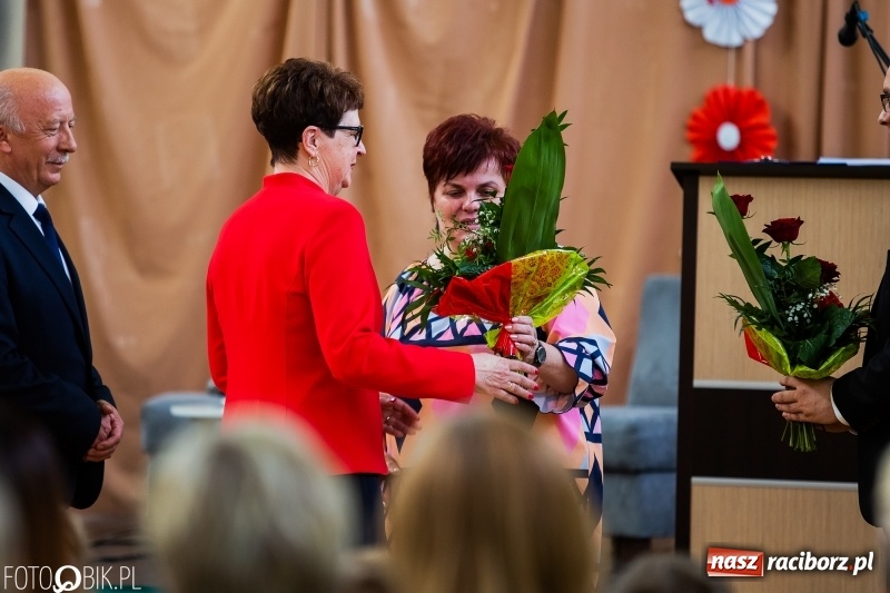 Zdjęcie w galerii na portalu naszraciborz.pl: Szkoła w Borucinie ma 120 lat i nowy sztandar  wiadomości z regionu