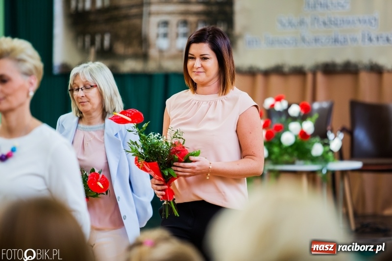 Zdjęcie w galerii na portalu naszraciborz.pl: Szkoła w Borucinie ma 120 lat i nowy sztandar  wiadomości z regionu