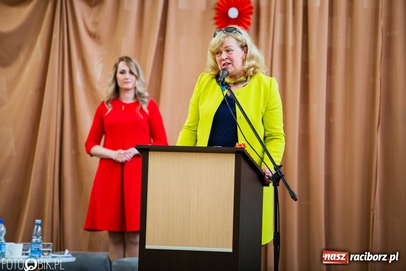 Zdjęcie w galerii na portalu naszraciborz.pl: Szkoła w Borucinie ma 120 lat i nowy sztandar  wiadomości z regionu