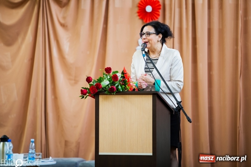 Zdjęcie w galerii na portalu naszraciborz.pl: Szkoła w Borucinie ma 120 lat i nowy sztandar  wiadomości z regionu