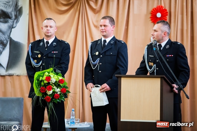 Zdjęcie w galerii na portalu naszraciborz.pl: Szkoła w Borucinie ma 120 lat i nowy sztandar  wiadomości z regionu