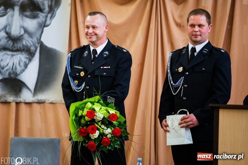 Zdjęcie w galerii na portalu naszraciborz.pl: Szkoła w Borucinie ma 120 lat i nowy sztandar  wiadomości z regionu