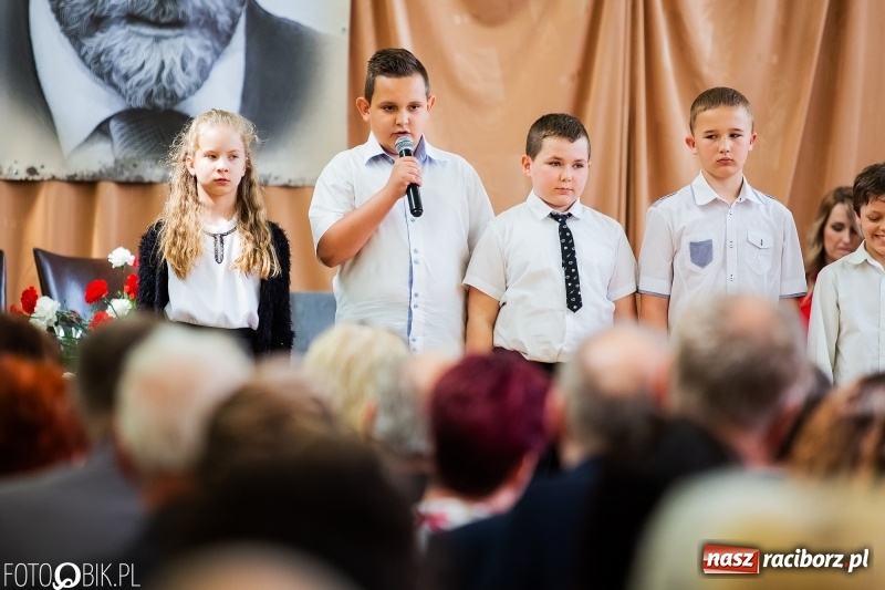 Zdjęcie w galerii na portalu naszraciborz.pl: Szkoła w Borucinie ma 120 lat i nowy sztandar  wiadomości z regionu