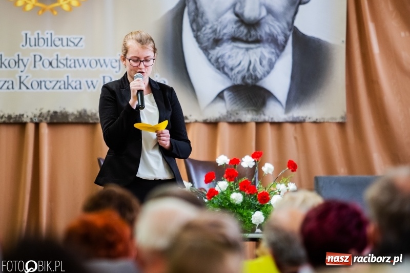 Zdjęcie w galerii na portalu naszraciborz.pl: Szkoła w Borucinie ma 120 lat i nowy sztandar  wiadomości z regionu