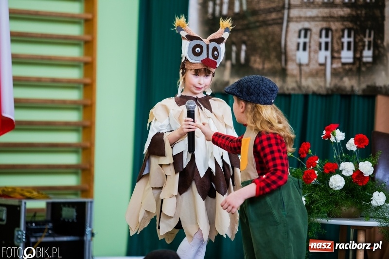 Zdjęcie w galerii na portalu naszraciborz.pl: Szkoła w Borucinie ma 120 lat i nowy sztandar  wiadomości z regionu