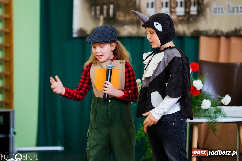 Zdjęcie w galerii na portalu naszraciborz.pl: Szkoła w Borucinie ma 120 lat i nowy sztandar  wiadomości z regionu