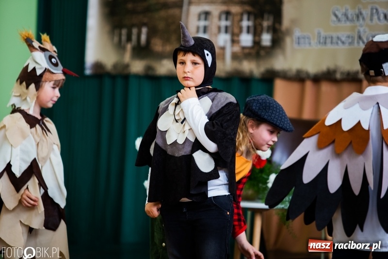 Zdjęcie w galerii na portalu naszraciborz.pl: Szkoła w Borucinie ma 120 lat i nowy sztandar  wiadomości z regionu