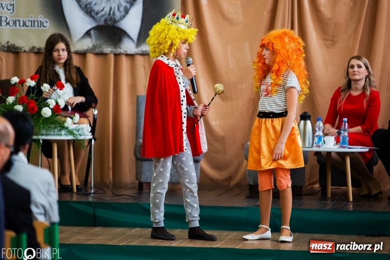 Zdjęcie w galerii na portalu naszraciborz.pl: Szkoła w Borucinie ma 120 lat i nowy sztandar  wiadomości z regionu