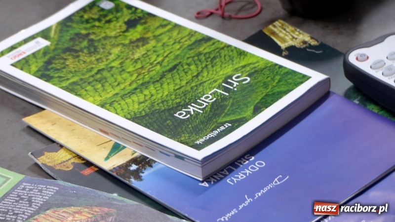 Zdjęcie w galerii na portalu naszraciborz.pl: Slajdowisko podróżnicze w bibliotece w Markowicach  wiadomości z regionu