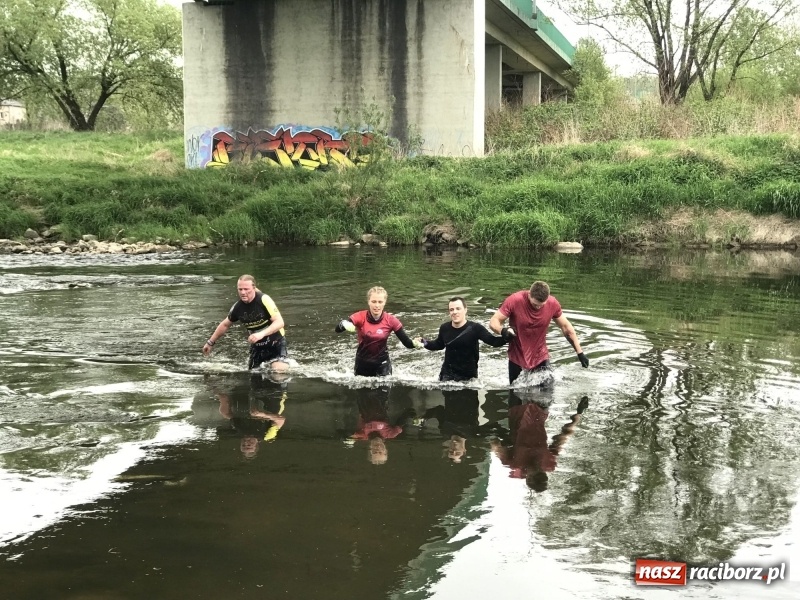 Zdjęcie w galerii na portalu naszraciborz.pl: Forsowanie Odry i litry potu. II Bieg Cichociemnych w Raciborzu [FOTO i WIDEO] wiadomości z regionu