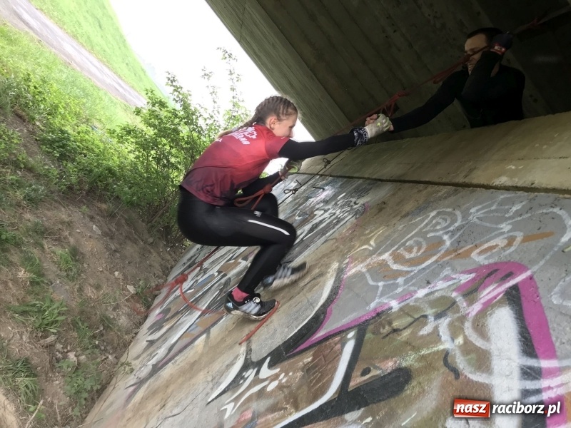 Zdjęcie w galerii na portalu naszraciborz.pl: Forsowanie Odry i litry potu. II Bieg Cichociemnych w Raciborzu [FOTO i WIDEO] wiadomości z regionu