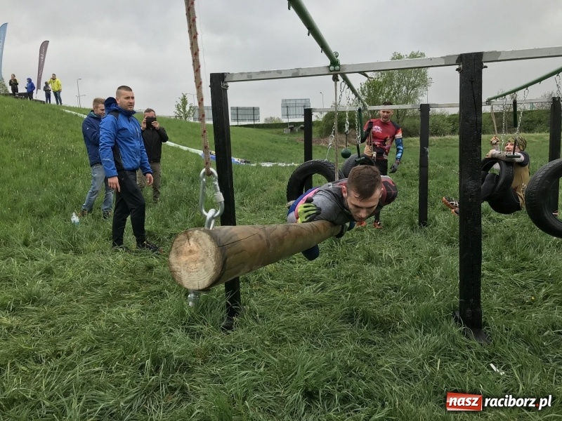 Zdjęcie w galerii na portalu naszraciborz.pl: Forsowanie Odry i litry potu. II Bieg Cichociemnych w Raciborzu [FOTO i WIDEO] wiadomości z regionu