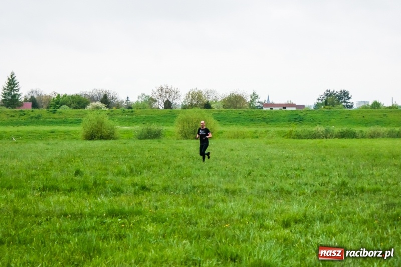 Zdjęcie w galerii na portalu naszraciborz.pl: Forsowanie Odry i litry potu. II Bieg Cichociemnych w Raciborzu [FOTO i WIDEO] wiadomości z regionu