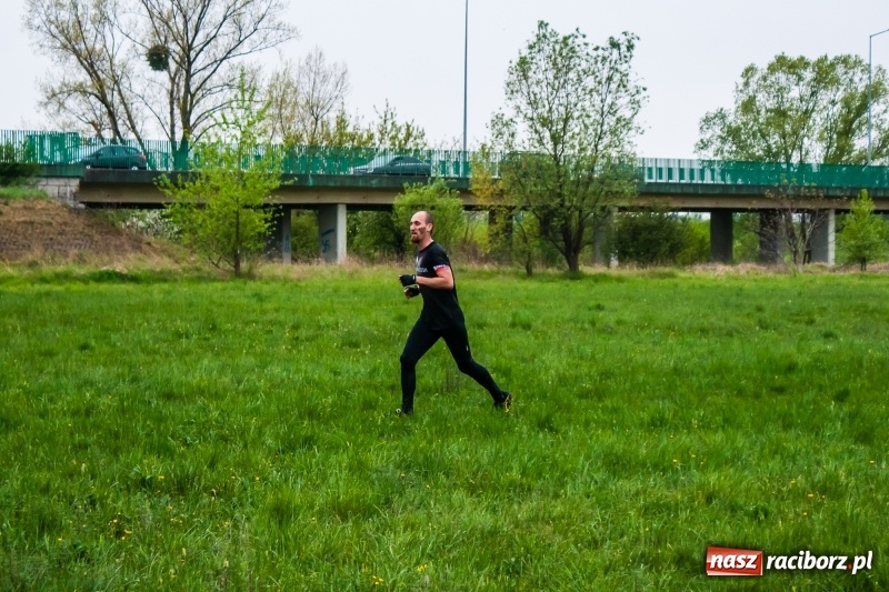 Zdjęcie w galerii na portalu naszraciborz.pl: Forsowanie Odry i litry potu. II Bieg Cichociemnych w Raciborzu [FOTO i WIDEO] wiadomości z regionu