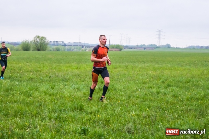Zdjęcie w galerii na portalu naszraciborz.pl: Forsowanie Odry i litry potu. II Bieg Cichociemnych w Raciborzu [FOTO i WIDEO] wiadomości z regionu