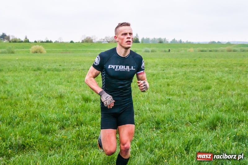 Zdjęcie w galerii na portalu naszraciborz.pl: Forsowanie Odry i litry potu. II Bieg Cichociemnych w Raciborzu [FOTO i WIDEO] wiadomości z regionu