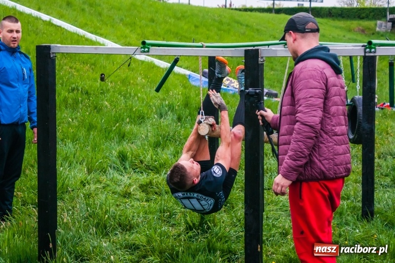 Zdjęcie w galerii na portalu naszraciborz.pl: Forsowanie Odry i litry potu. II Bieg Cichociemnych w Raciborzu [FOTO i WIDEO] wiadomości z regionu