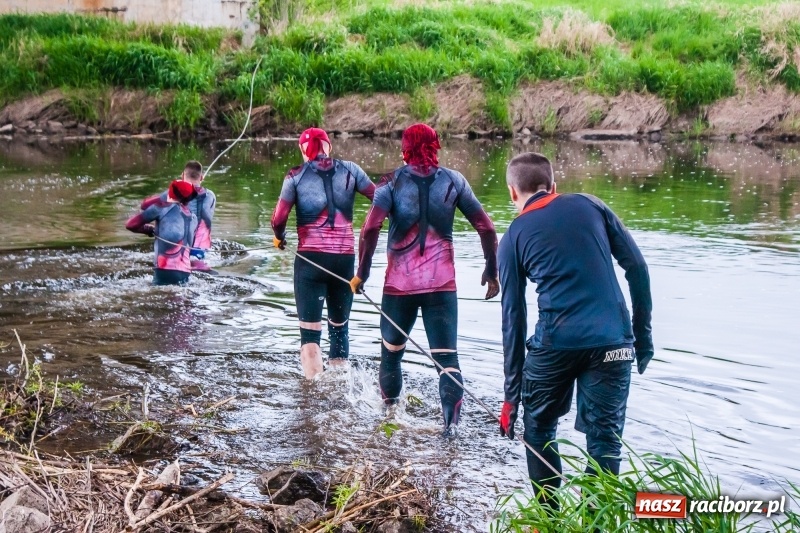 Zdjęcie w galerii na portalu naszraciborz.pl: Forsowanie Odry i litry potu. II Bieg Cichociemnych w Raciborzu [FOTO i WIDEO] wiadomości z regionu