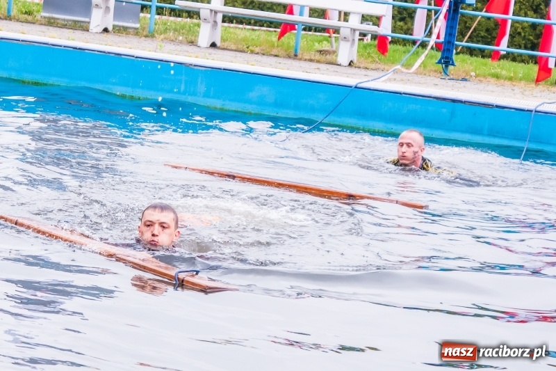 Zdjęcie w galerii na portalu naszraciborz.pl: Forsowanie Odry i litry potu. II Bieg Cichociemnych w Raciborzu [FOTO i WIDEO] wiadomości z regionu