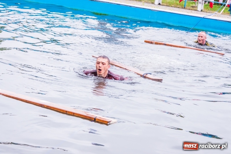 Zdjęcie w galerii na portalu naszraciborz.pl: Forsowanie Odry i litry potu. II Bieg Cichociemnych w Raciborzu [FOTO i WIDEO] wiadomości z regionu