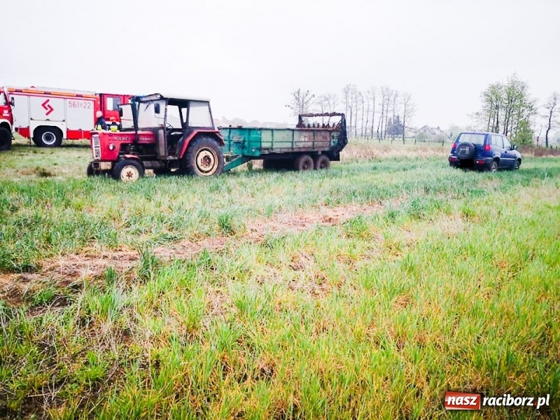 Zdjęcie w galerii na portalu naszraciborz.pl: Tragedia w Budziskach. Mężczyzna zginął podczas prac polowych wiadomości z regionu