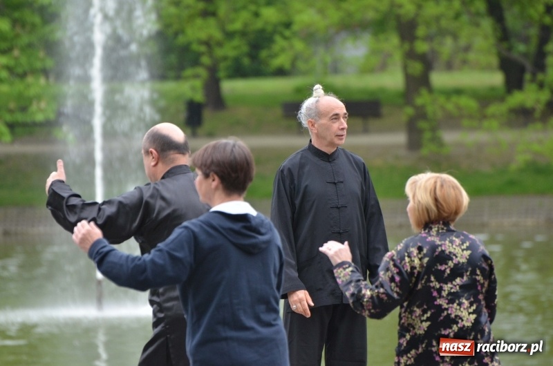 Zdjęcie w galerii na portalu naszraciborz.pl: Tai Chi i Qigong. Energia przepłynęła także przez Racibórz [FOTO] wiadomości z regionu