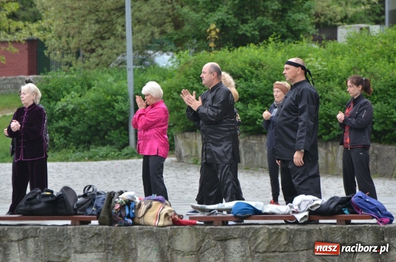 Zdjęcie w galerii na portalu naszraciborz.pl: Tai Chi i Qigong. Energia przepłynęła także przez Racibórz [FOTO] wiadomości z regionu