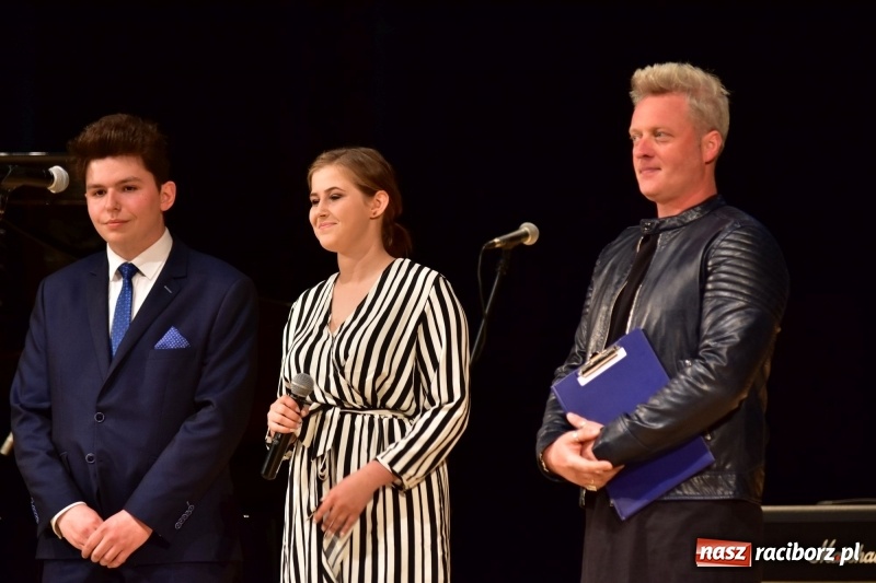 Zdjęcie w galerii na portalu naszraciborz.pl: Mimi i Dusia wygrały IV Raciborską Giełdę Talentów [FOTO i WIDEO] wiadomości z regionu