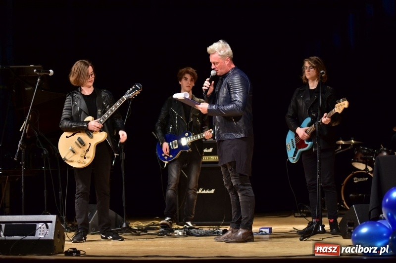 Zdjęcie w galerii na portalu naszraciborz.pl: Mimi i Dusia wygrały IV Raciborską Giełdę Talentów [FOTO i WIDEO] wiadomości z regionu