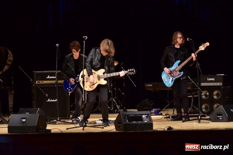 Zdjęcie w galerii na portalu naszraciborz.pl: Mimi i Dusia wygrały IV Raciborską Giełdę Talentów [FOTO i WIDEO] wiadomości z regionu