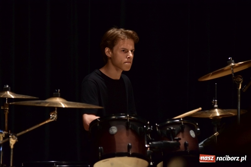 Zdjęcie w galerii na portalu naszraciborz.pl: Mimi i Dusia wygrały IV Raciborską Giełdę Talentów [FOTO i WIDEO] wiadomości z regionu