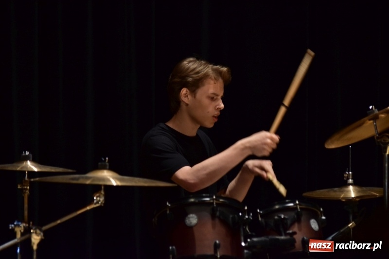 Zdjęcie w galerii na portalu naszraciborz.pl: Mimi i Dusia wygrały IV Raciborską Giełdę Talentów [FOTO i WIDEO] wiadomości z regionu