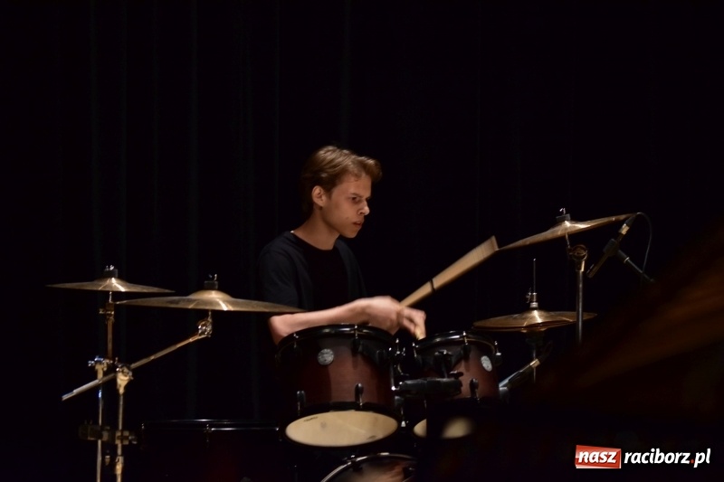 Zdjęcie w galerii na portalu naszraciborz.pl: Mimi i Dusia wygrały IV Raciborską Giełdę Talentów [FOTO i WIDEO] wiadomości z regionu