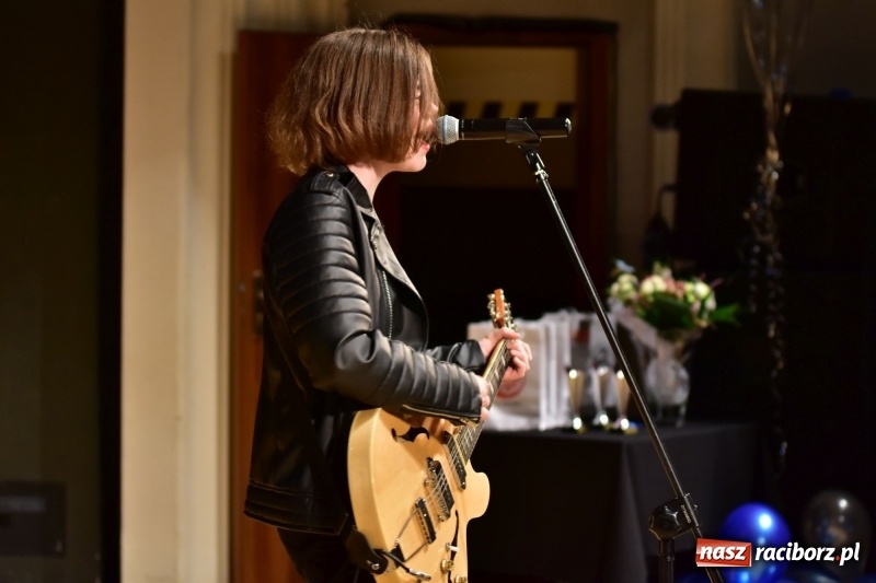 Zdjęcie w galerii na portalu naszraciborz.pl: Mimi i Dusia wygrały IV Raciborską Giełdę Talentów [FOTO i WIDEO] wiadomości z regionu